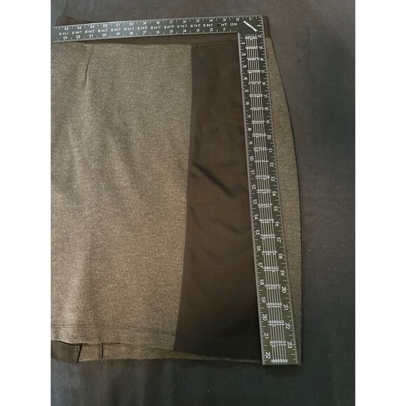 NYDJ Black and Gray Ponte Knit Pencil Skirt Size Medium - Picture 7 of 11